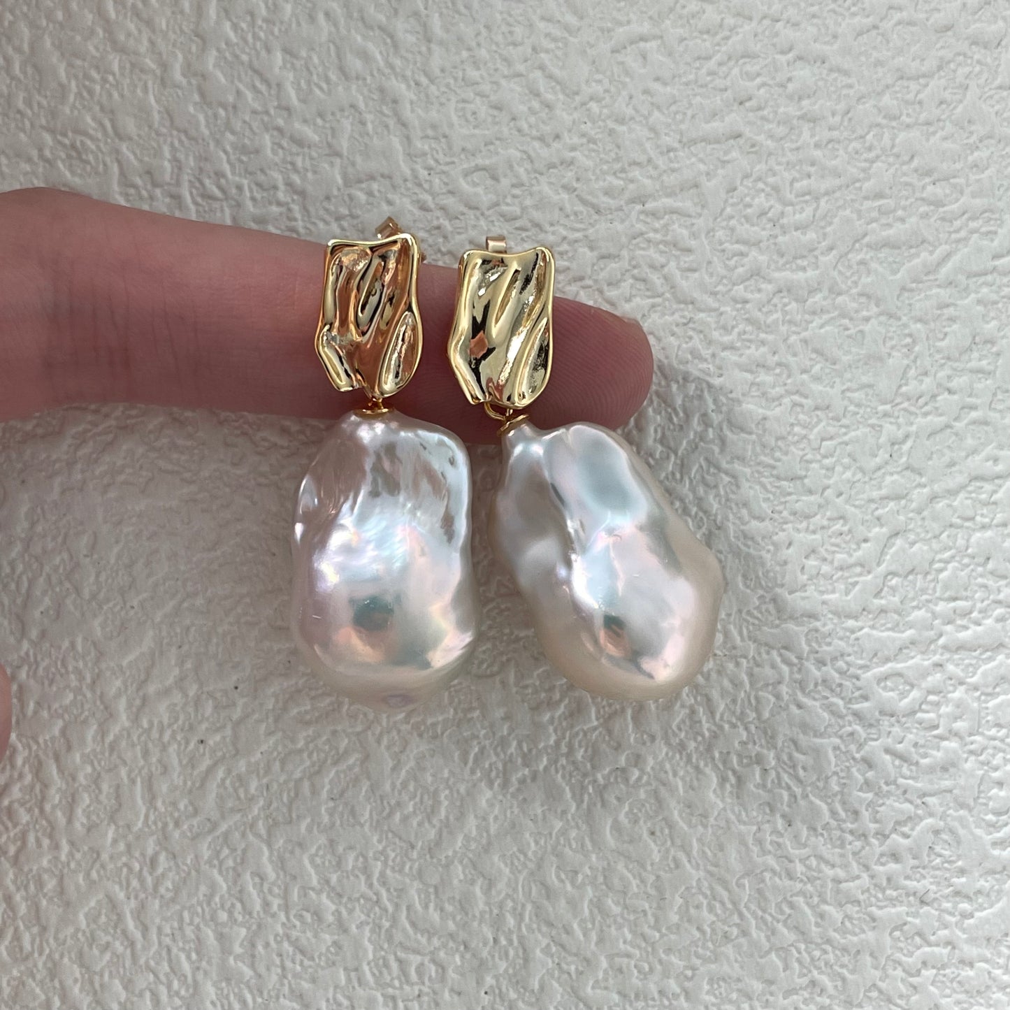 Natural Baroque Pearl Earrings ｜Gold Plated Accents| Elegant Earrings