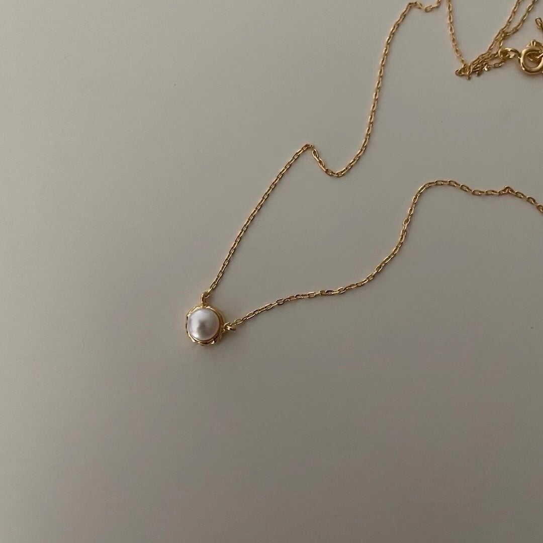 Collier ras du cou avec perles