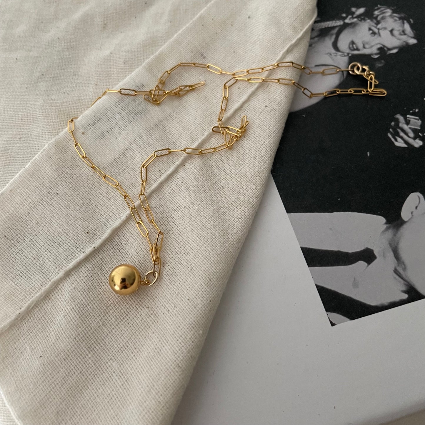 Collier boule d'or