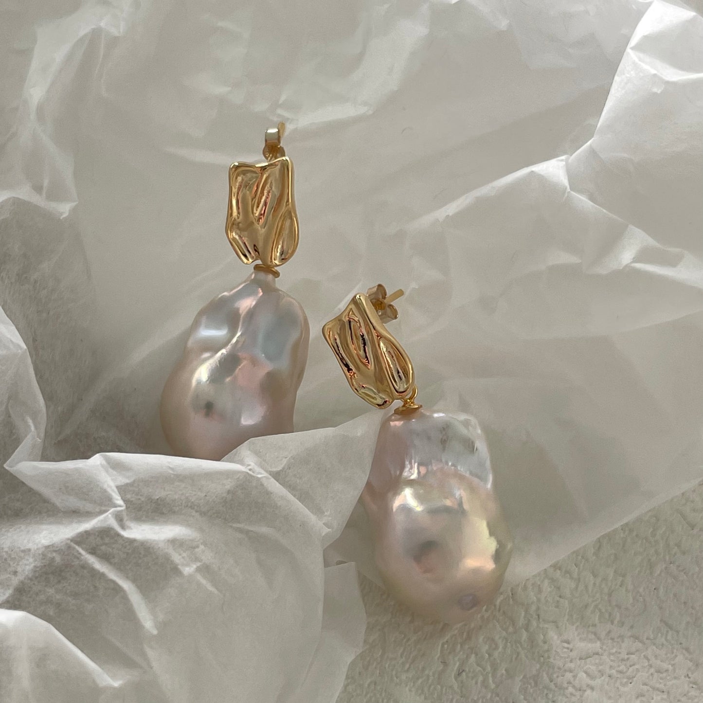 Natural Baroque Pearl Earrings ｜Gold Plated Accents| Elegant Earrings